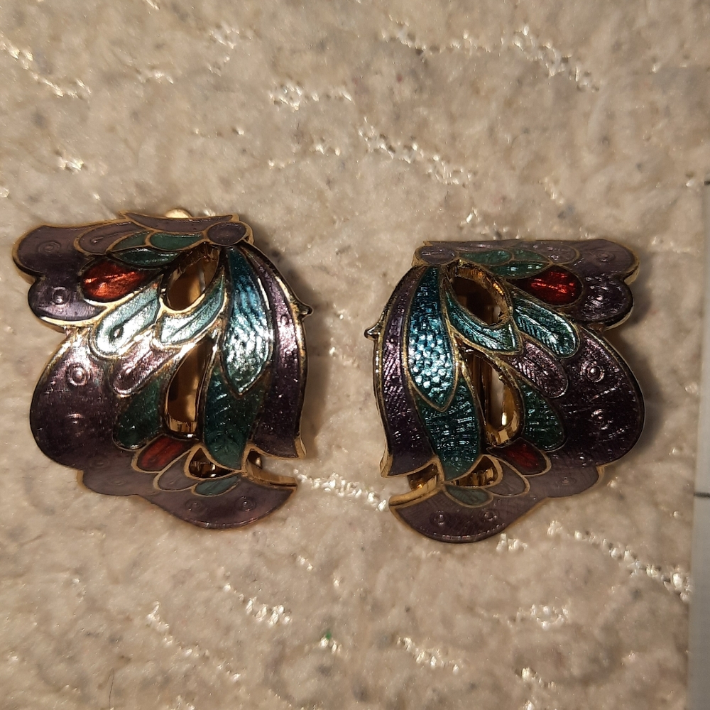 Vintage clip on earrings